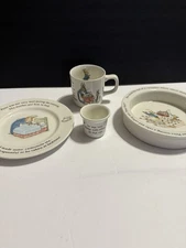 VTG Peter Rabbit Nursery Child's Dish Set Wedgwood Beatrix Potter 4 Pc England