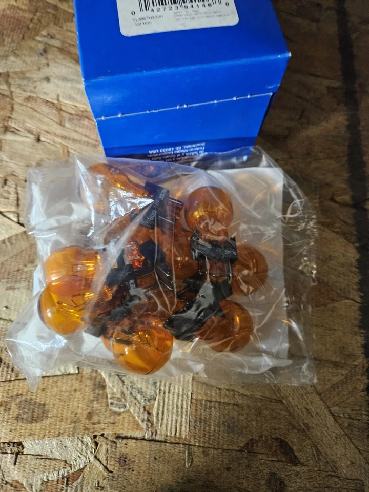 NEW WAGNER 3057NA Turn Signal Light (10) - Image 3 of 4