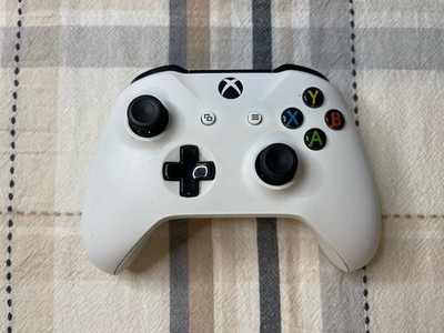 Original Microsoft Xbox One Wireless Controller, White 1708 OEM