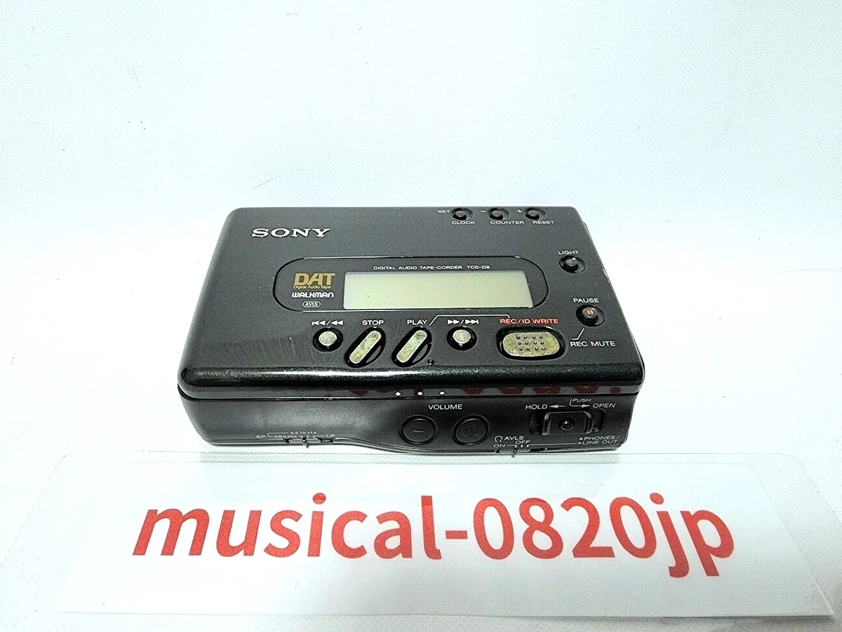 Sony TCD-D8 WALKMAN Portable DAT Recorder Digital Audio Tape