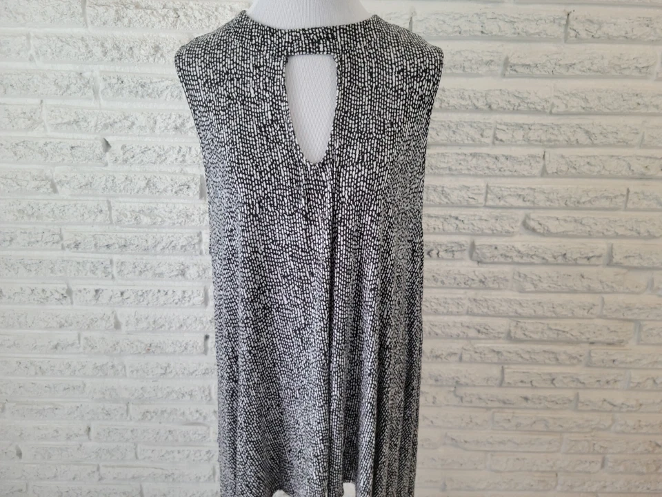 Jennifer Lopez JLO Mujer Top 2X Sin Mangas Asimétrico Negro Abstracto Cerradura Foto 3 de 4