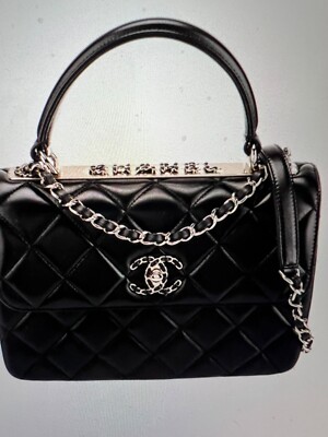 CHANEL 23P NEW TRENDY BLACK LEATHER CC LOGO CHAIN TOP HANDLE BAG