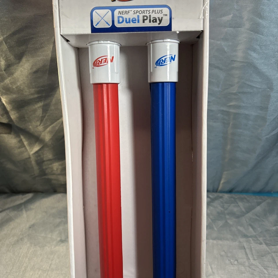 Nintendo WII Nerf - Sports Plus Duel Play Swords, Light Sabers NUEVO EN CAJA Rojo Azul Foto 2 de 4
