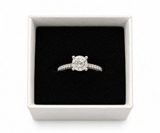Engagement natural diamond Ring