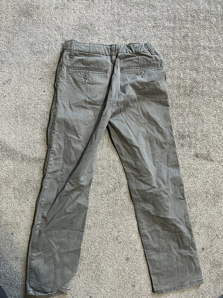 Pantalones chinos Gap para niños gris cintura ajustable talla 7 usados en excelente estado Foto 3 de 4