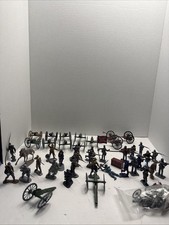 LOT of 17 Pieces Civil War Plastic Soldiers  Canons Unbranded