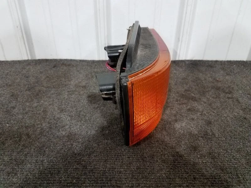 1990-95 Nissan Axxess Drivers Left Tail Light *GRADE B* - Image 4 of 4