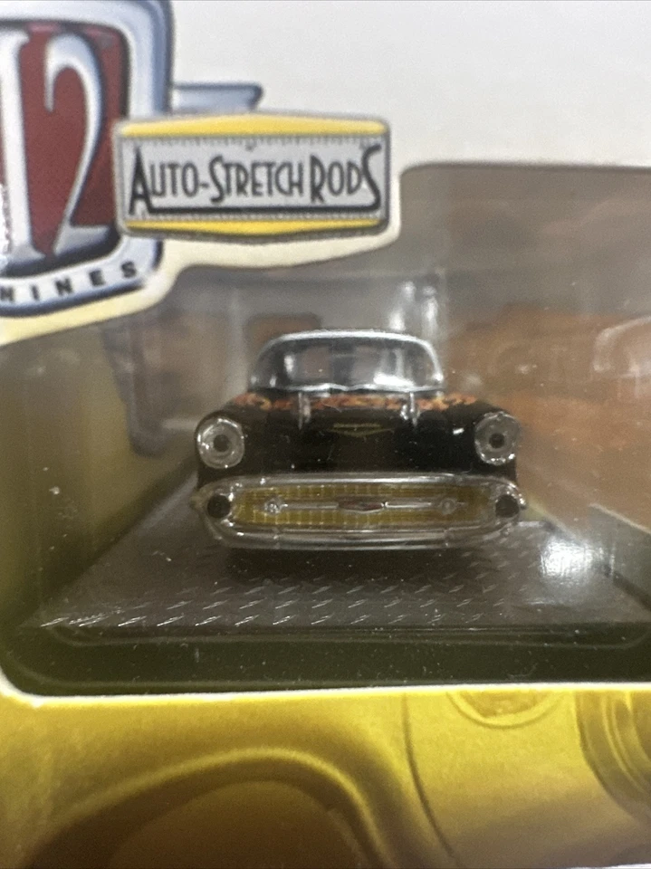Chevrolet Belair 1957 máquinas M2 negro con llamas 1/64 varillas elásticas automáticas R01 Foto 3 de 4