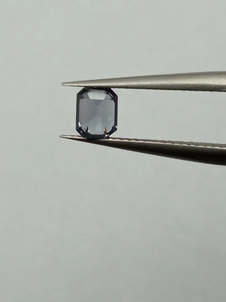 Spinello grigio naturale 0.52ct - Immagine 4 di 4