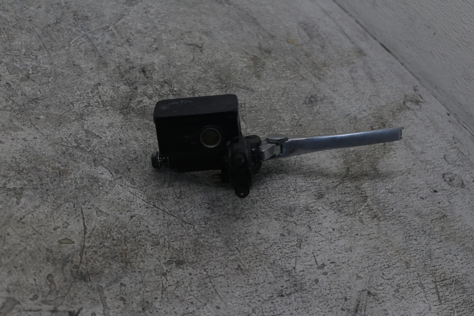 03-09 铃木 BURGMAN 650 AN650 原始设备制造商前制动大师 CYLINDER 带级别 C23 — 第 4/4 张图片