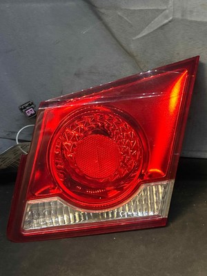 Fits 2011-16 Chevy Cruze Right Lid/Trunk Tail Light OEM:95389372