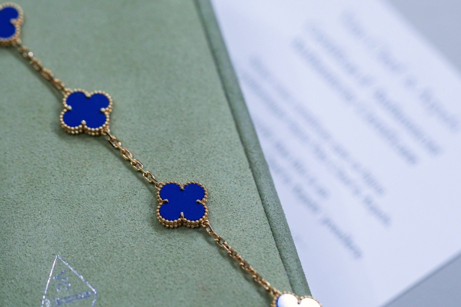 Van Cleef & Arpels Vintage Blue Agate Alhambra 5 motifs Bracelet Box Papers