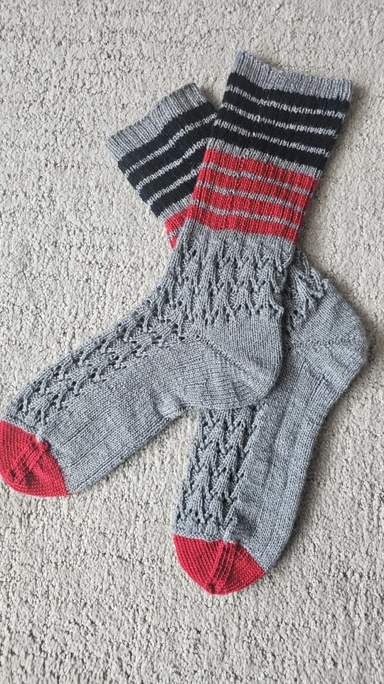 Calcetines para mujer tejidos a mano 100 % lana merino Foto 2 de 3