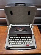 Vintage Wedgefield 200 Portable Typewriter w/ Case thumbnail