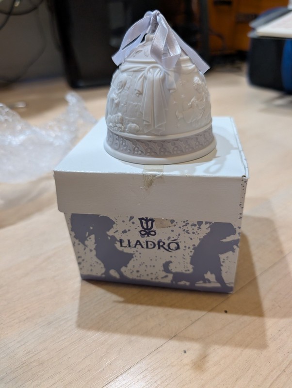 Lladro 1995 Christmas Bell With Original Box! #16206
