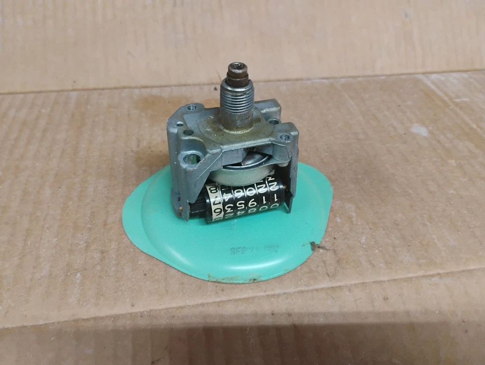 Chevy C10 K10 1967-72 camión velocímetro calibre de cabeza OEM original GM Foto 3 de 4