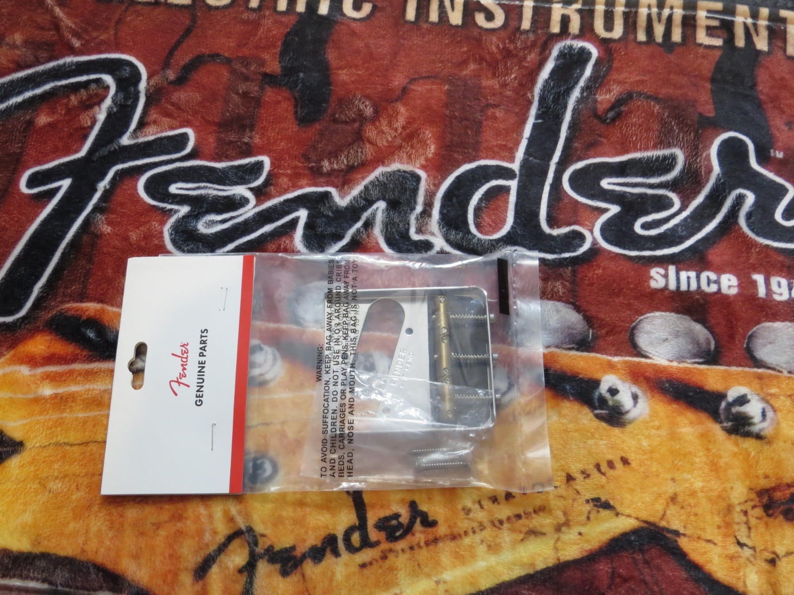 Fender American Vintage Telecaster Bridge with Brass Saddles  and fixing screws 3