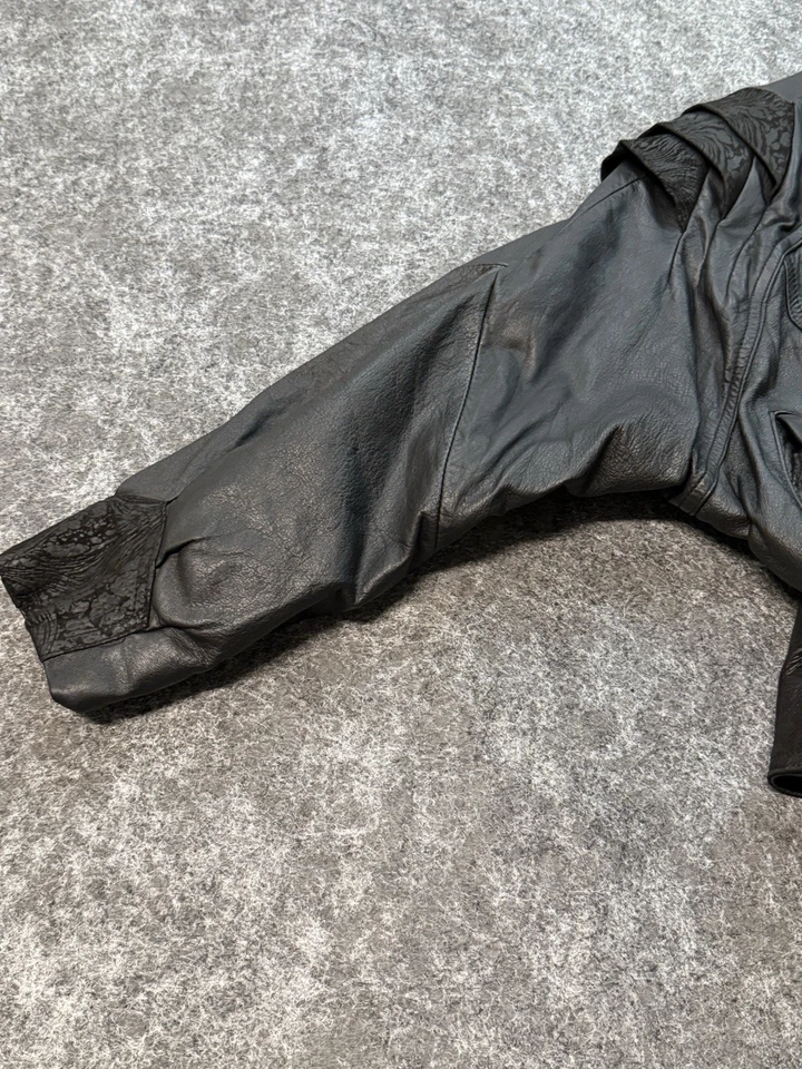 Винтажная женская куртка-бомбер Chia M черная натуральная кожа змея 80-е 90-е - Изображение 2 из 4