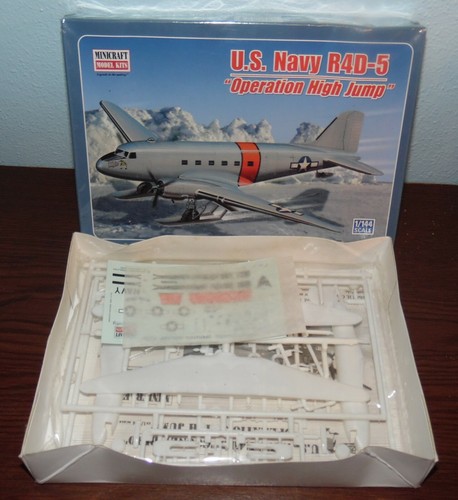 2005 MINICRAFT R4D-5 US NAVY OPERATION HIGH JUMP ANTARCTICA AIRPLANE KIT #14527 - Picture 2 of 6