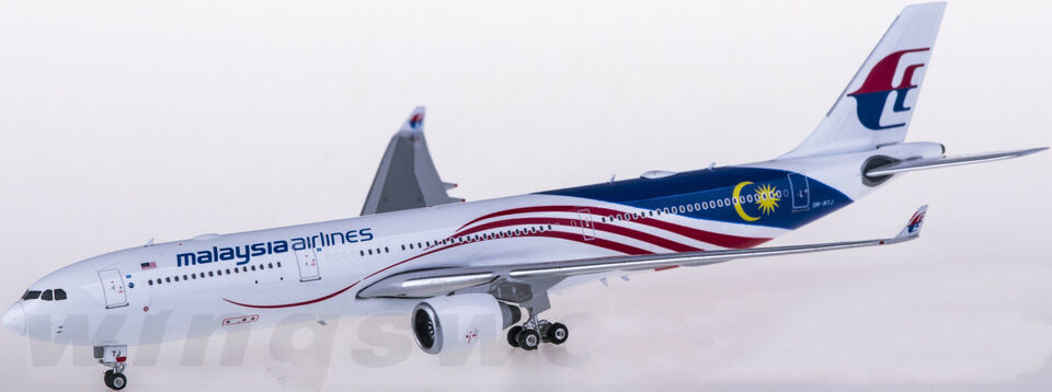 1:400 Phoenix Malaysia Airlines AIRBUS A330-300 Passenger
