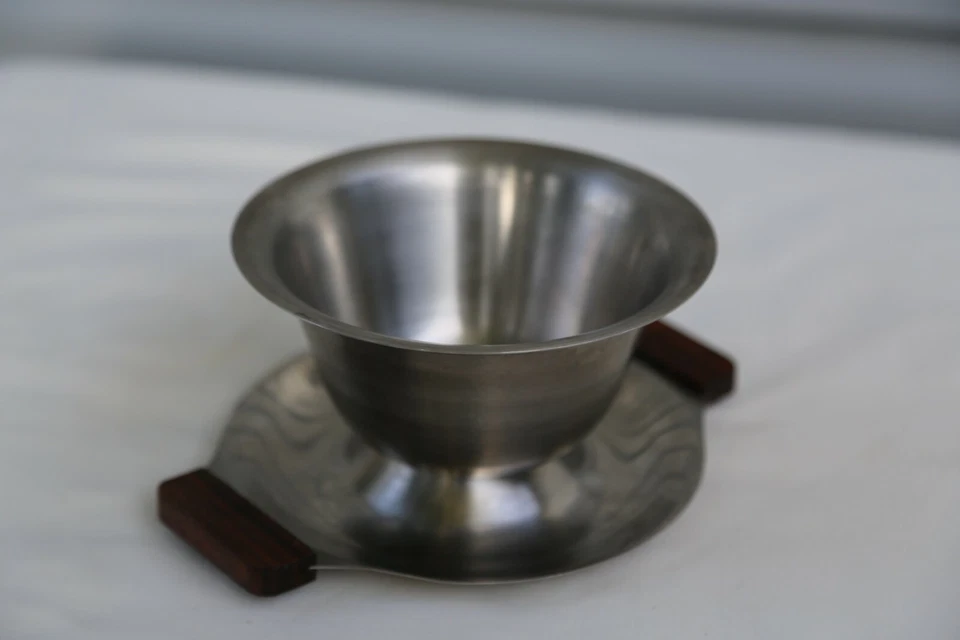 Placa de cuenco de acero inoxidable vintage MCM INTERPUR 18-8 asas de madera de teca JAPÓN Foto 2 de 4