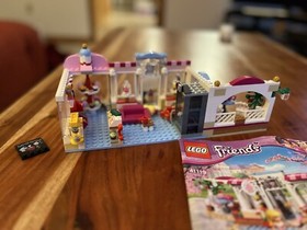 LEGO FRIENDS: Heartlake Cupcake Cafe (41119)