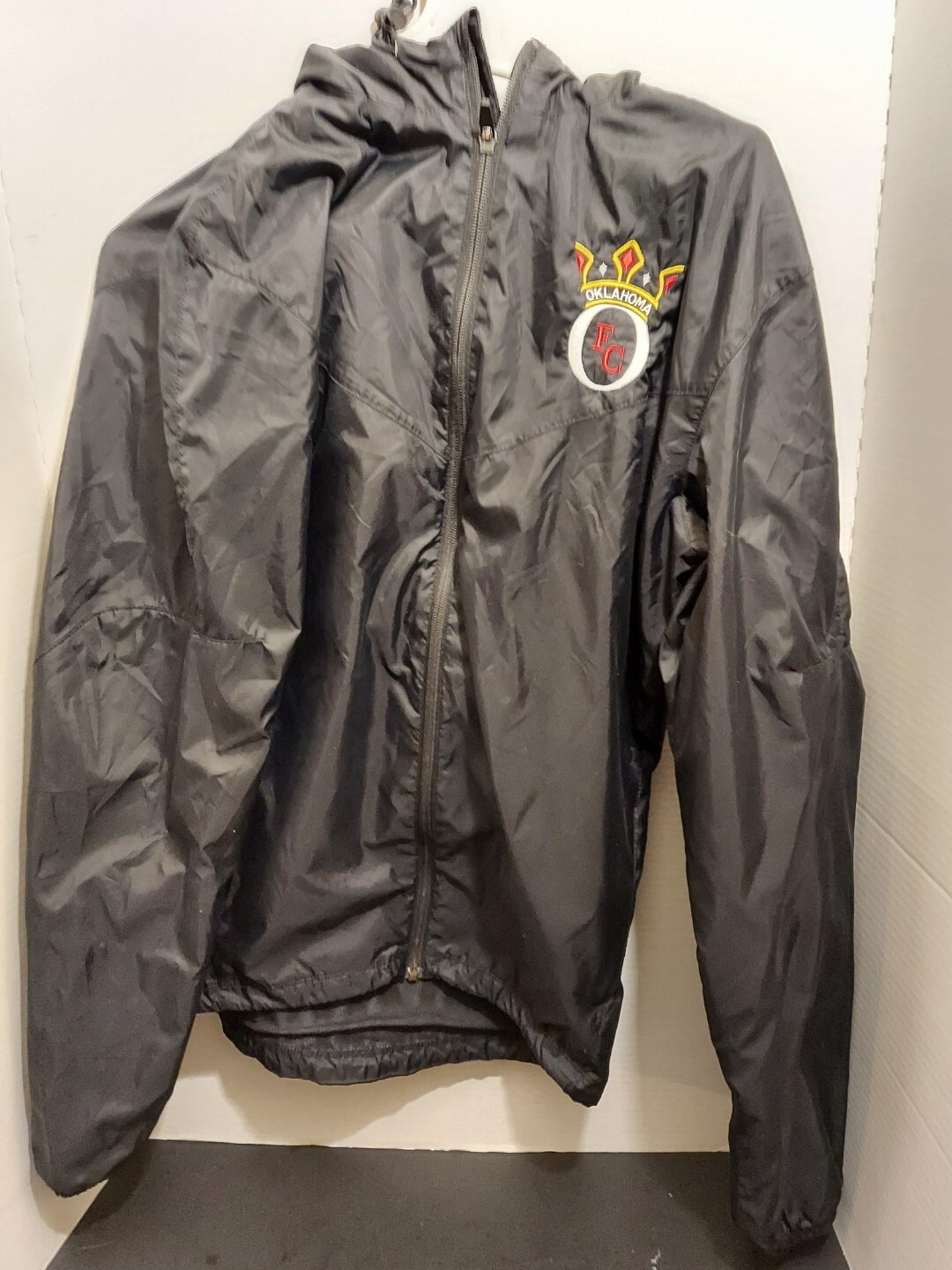 SACAI X NIKE Giacca a vento Nike Oklahoma FC calcio nera Nike sportiva uomo piccola futbol