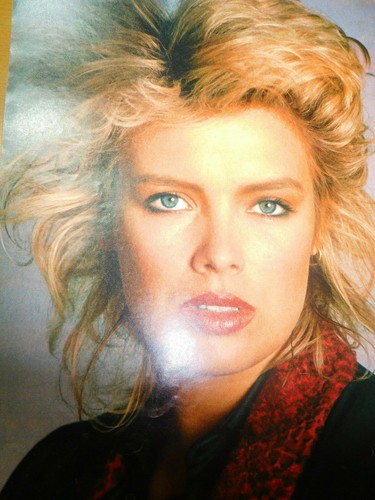 KIM WILDE 15 POSTER SAMMLUNG KOVOLUT - Picture 8 of 13