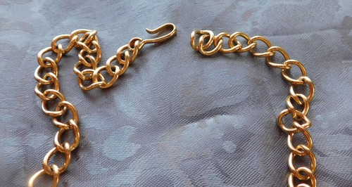 Vintage Signed MONET Gold Tone 20" Necklace Chain w/ 3 Circle Dangles Fan Propel - Picture 7 of 7