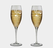 Mr. And Mrs. Personalized set of 2 Champagne Glass,Toasting Flutes, wedding Gift