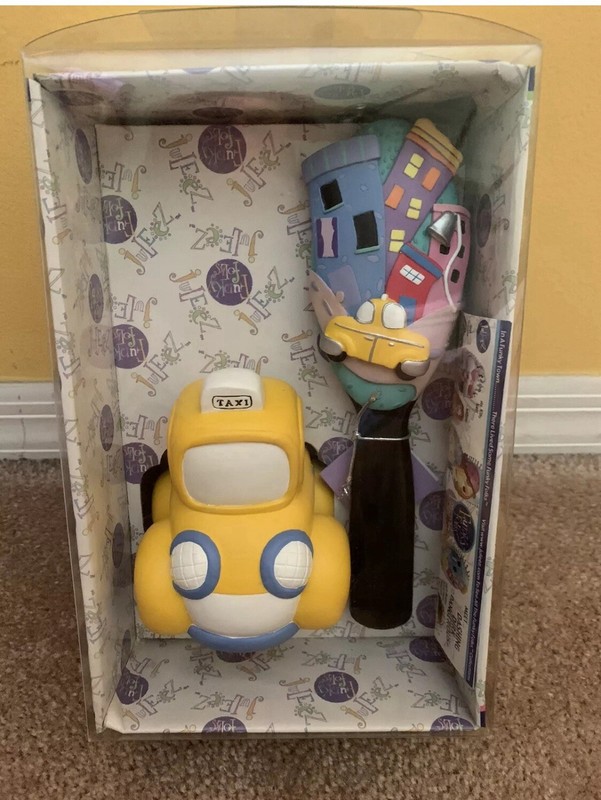 Super Cute!!! Taxi / City Themed Hair Brush.