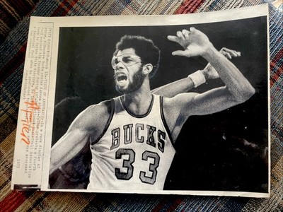 1975 NBA BASKETBALL PHOTO KAREEM ABDUL- JABBAR MILWAUKEE BUCKS ABA