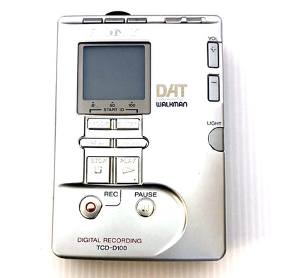 SONY DATウォークマン TCD-D100 Sony TCD-D100 Portable DAT Walkman Recorder Digital Tape Player