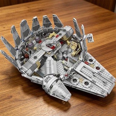 Neu Bauset Building Set Star wars Millennium Falcon Raumschiff 1353pcs | Replika