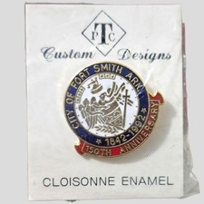 Lote de 10 prendedores esmaltados cloisonné 150 aniversario Fort Smith Arkansas nuevos sellados