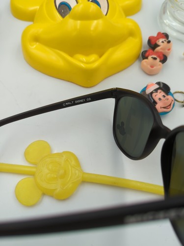 VTG Lot Disney Mickey & Minnie Mouse glasses,Rings, Keychain, Sunshades, Etc - Picture 3 of 9