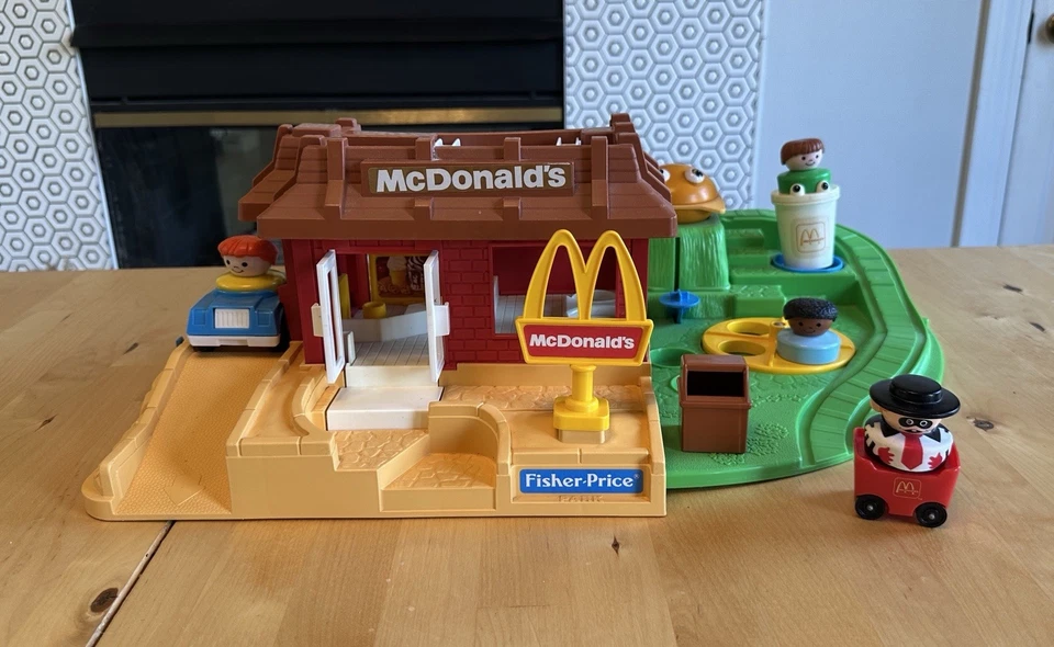Vintage Fisher Price Little People McDonalds Restaurant 1989 #2552 Toy Playset - Image 2 of 4