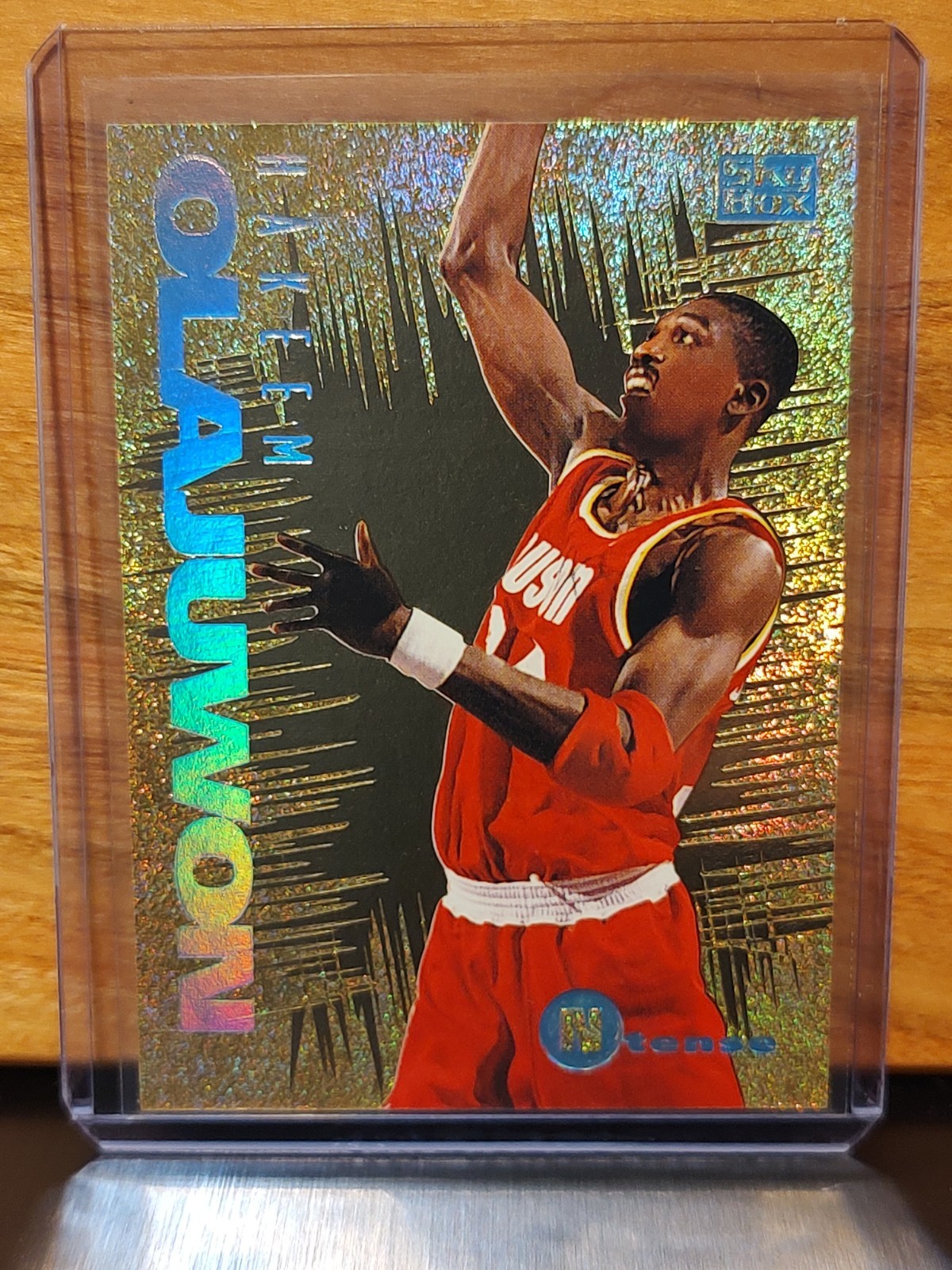 1994-95 Skybox Emotion - Ntense Hakeem Olajuwon #8