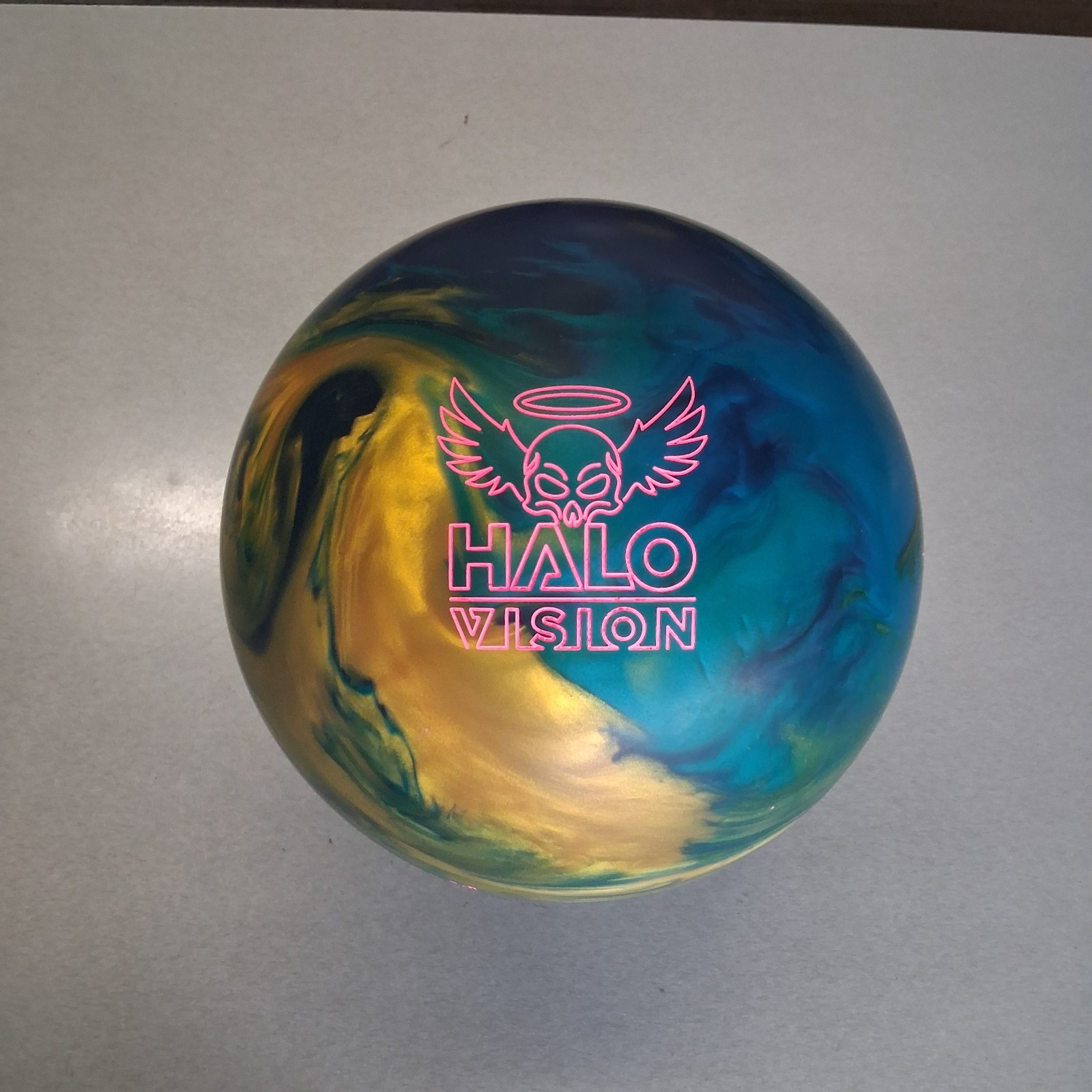 Roto Grip Halo Vision  1ST QUALITY   bowling  ball 15  LB.   NEW IN BOX!   #086