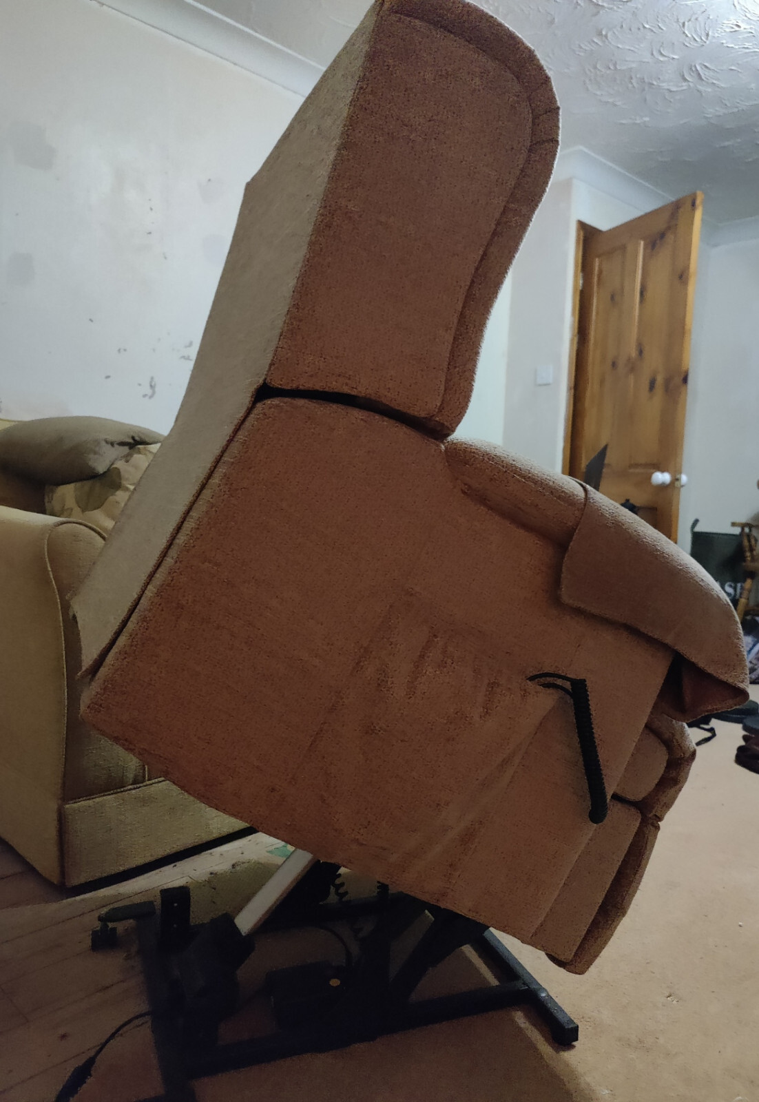 HSL RISER RECLINER ELECTRIC MOBILITY ARMCHAIR Chair Lift Tilt Raise eBay