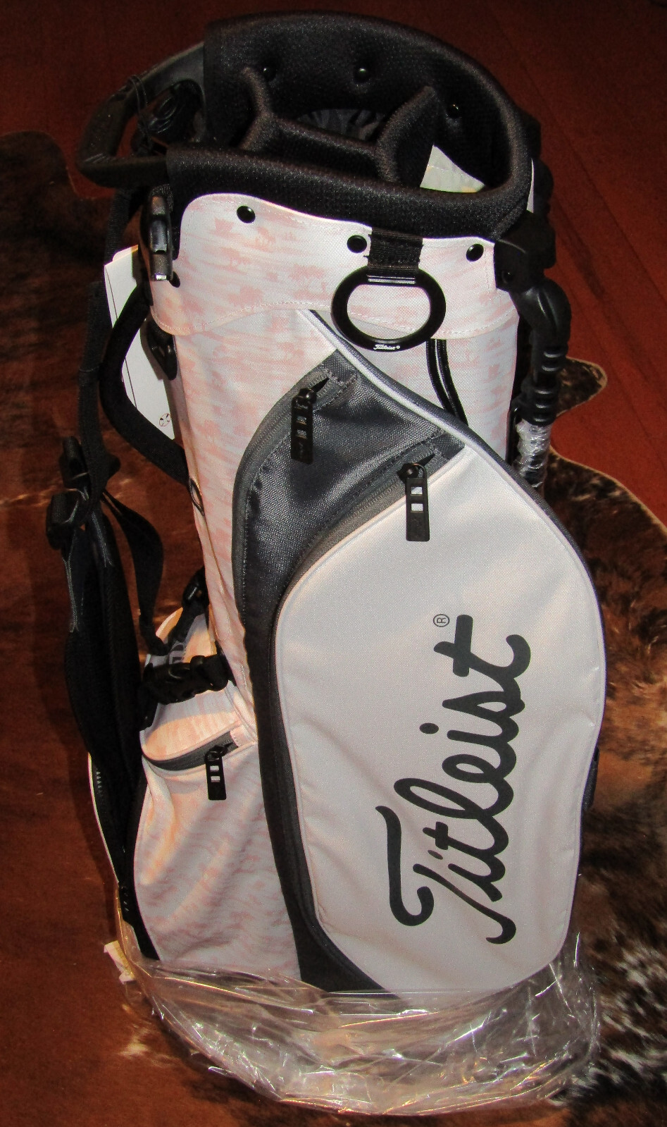 Titleist Pink Paradise Players 4 Stand Bag, Lt. Pink / Charcoal / White
