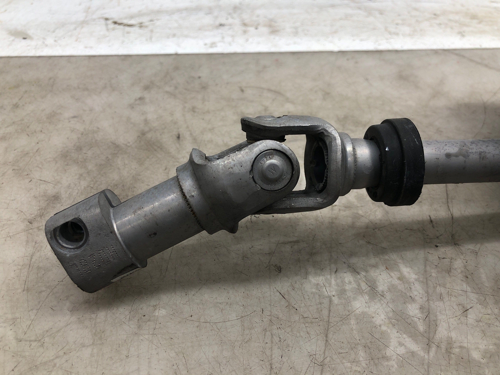2016-2020 BENTLEY BENTAYGA OEM INTERMEDIATE STEERING SHAFT 4M1419753C