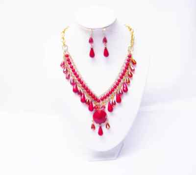 Red Acrylic w/Red Glass Faceted Teardrop Bead on Gold Necklace/Earrings Set