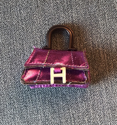 Rainbow High Puppenkleidung - Holly De'Vious Zwillinge Original Lila Tasche
