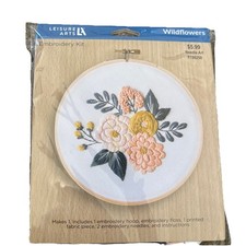 Leisure Arts WILDFLOWERS Embroidery Kit 178650 New 2019