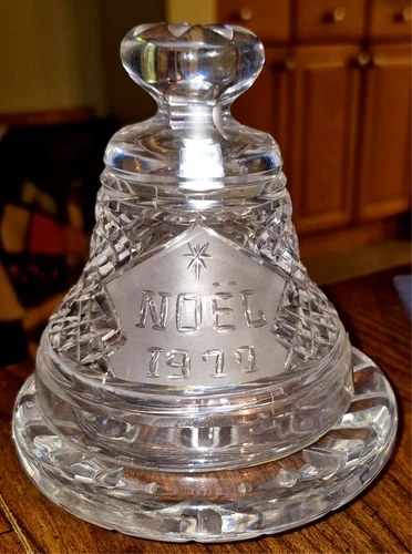 Vintage Mint Cond Waterford Crystal NOEL 1977 Christmas Bell with a Crystal Base