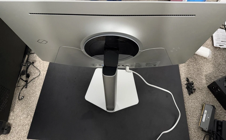 Samsung 32" Odyssey OLED G8 (G80SD) 4K UHD 240Hz - Image 3 of 3