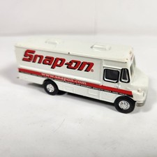 Snap-on Tools 2003 Vintage Mt-55 Freightliner Pull Back Step Van Die Cast Metal Snap-on Tools 2003 Vintage Mt-55 Freightliner Pull Back Step Van Die Cast Metal