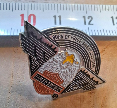 vtg 90s Harley Davidson Motorcycles Eagle metal logo pin badge emblem