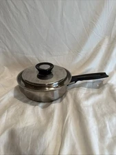 Vollrath Vacumatic  1.25 quart Saucepan Stainless  Pot With Lid